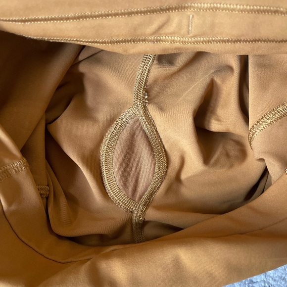 Lululemon Swift Speed High-Rise Tight 28"
Spiced Bronze Size 2 - Picture 11 of 14